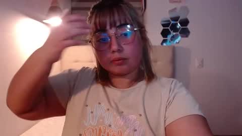 Snapshot of yini_angel07 chatting on November 2025 03:29:02 AM hii i am yini online show from November 2025 03:29:02 AM