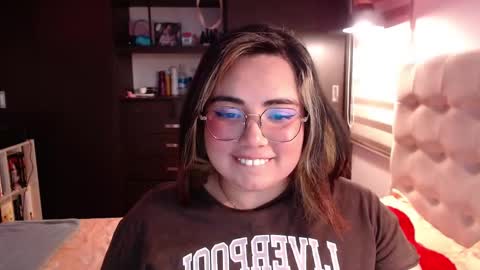 Snapshot of yini_angel07 chatting on February 2026 03:43:01 AM hii i am yini online show from February 2026 03:43:01 AM