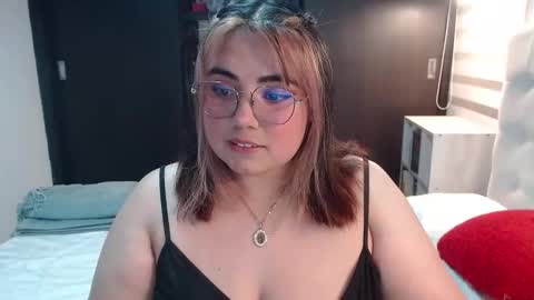 Snapshot of yini_angel07 chatting on April 2026 02:23:01 AM hii i am yini online show from April 2026 02:23:01 AM