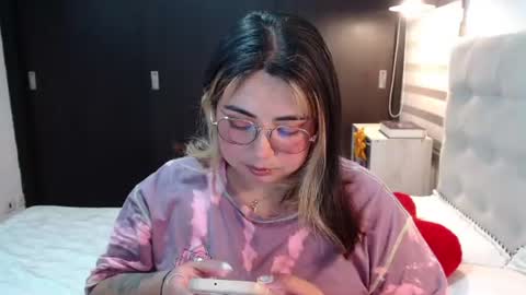 hii i am yini online show from July 2026 01:19:01 AM
