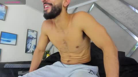 Yiyo online show from January 2025 04:29:01 AM