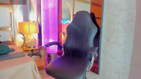 Snapshot of yiyo10_ chatting on May 2026 04:29:01 AM Yiyo online show from May 2026 04:29:01 AM