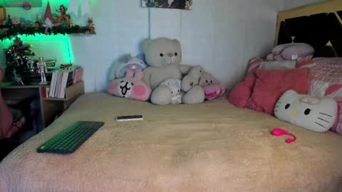 lucy online show from November 2025 06:18:02 AM