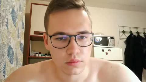 Snapshot of yminoske chatting on November 2025 03:16:02 PM Yminoske online show from November 2025 03:16:02 PM