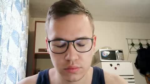 Snapshot of yminoske chatting on November 2025 04:11:02 AM Yminoske online show from November 2025 04:11:02 AM