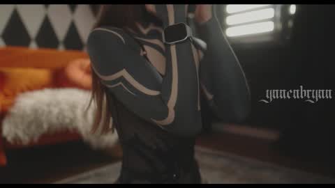 ynnenbrynn online show from February 2026 06:06:01 AM