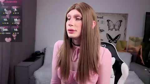 Mikaella - Mika online show from November 2025 12:42:02 AM