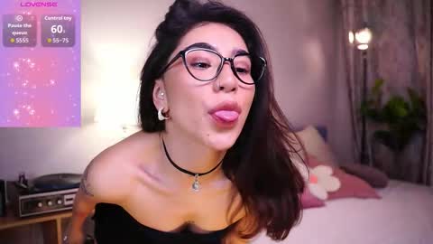 Snapshot of yokokoko__ chatting on November 2025 05:40:02 AM Yoko online show from November 2025 05:40:02 AM