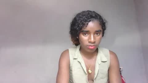 Snapshot of yolandrina05 chatting on September 2025 05:53:02 AM yolandrina05 online show from September 2025 05:53:02 AM