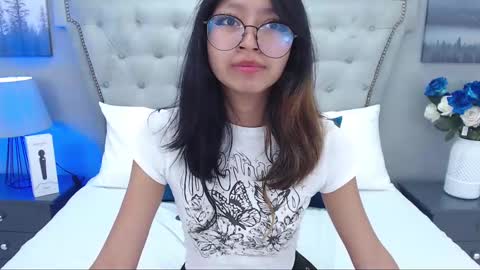 Yommi Winx online show from March 2025 05:05:02 AM