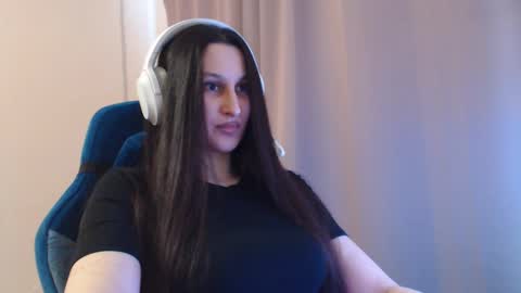 Snapshot of yongswab chatting on March 2026 02:06:01 PM Sophie online show from March 2026 02:06:01 PM