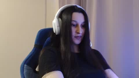 Snapshot of yongswab chatting on April 2026 02:06:02 PM Sophie online show from April 2026 02:06:02 PM