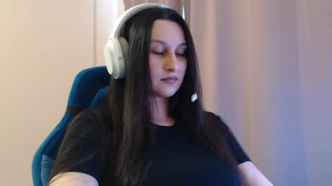 Snapshot of yongswab chatting on April 2026 02:11:01 PM Sophie online show from April 2026 02:11:01 PM