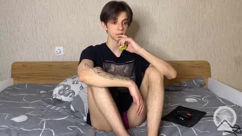 Snapshot of yoo_dee_ohh chatting on February 2025 10:43:02 PM Yoo Dee Ohh online show from February 2025 10:43:02 PM