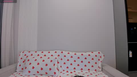 yoon_shin online show from November 2025 04:43:02 AM