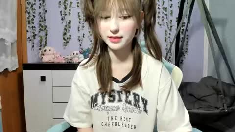 yoonhee_ki online show from March 2026 09:55:01 PM