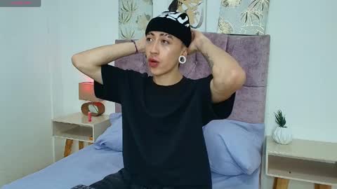 Yoshua Smith online show from April 2026 07:33:02 PM