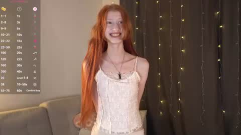 Snapshot of you_fell_in_love chatting on July 2026 08:24:02 PM Elizabeth brunette -- Darline blonde online show from July 2026 08:24:02 PM