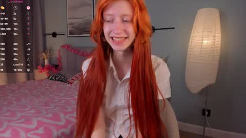 Snapshot of you_fell_in_love chatting on July 2026 10:25:02 PM Elizabeth brunette -- Darline blonde online show from July 2026 10:25:02 PM