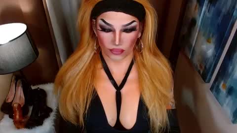 QUEEN MADISON  online show from February 2026 03:49:02 AM