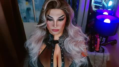 QUEEN MADISON  online show from March 2026 03:51:02 AM