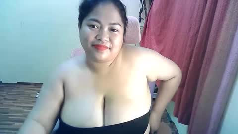 Snapshot of your_big_boobs chatting on October 2025 01:31:01 PM your_big_boobs online show from October 2025 01:31:01 PM