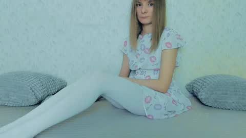 Snapshot of your_caramelka chatting on March 2025 11:33:01 AM Lily online show from March 2025 11:33:01 AM