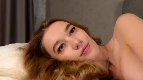 Jessica Loyd online show from January 2025 11:48:01 AM