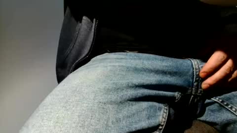 Snapshot of your_tipie chatting on April 2026 09:37:01 AM your_tipie online show from April 2026 09:37:01 AM