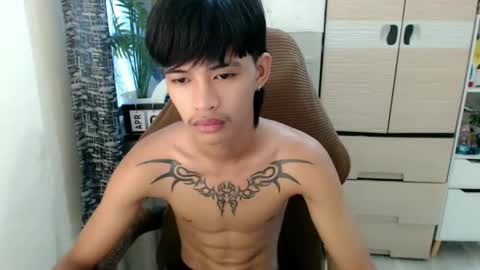 yourasian_eric online show from April 2026 05:19:01 AM