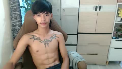 yourasian_eric online show from April 2026 06:07:02 AM