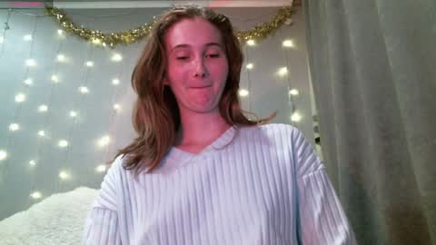 Snapshot of yourcreamyister chatting on January 2025 02:52:02 PM creamysister online show from January 2025 02:52:02 PM