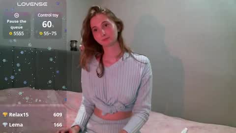 Snapshot of yourcreamyister chatting on January 2025 11:27:02 PM creamysister online show from January 2025 11:27:02 PM