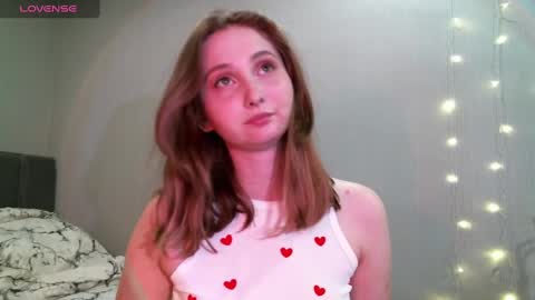 Snapshot of yourcreamyister chatting on March 2025 05:06:02 PM creamysister online show from March 2025 05:06:02 PM