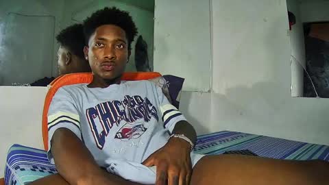 Yourdaddy2005 online show from April 2026 04:37:01 PM