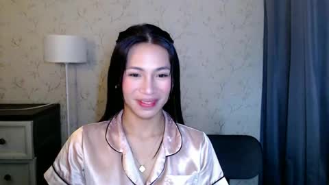 Snapshot of yourdreamgirlgwen chatting on May 2026 05:52:01 PM GWENI online show from May 2026 05:52:01 PM
