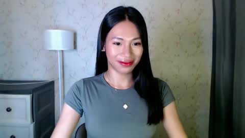 Snapshot of yourdreamgirlgwen chatting on June 2026 01:28:02 AM GWENI online show from June 2026 01:28:02 AM