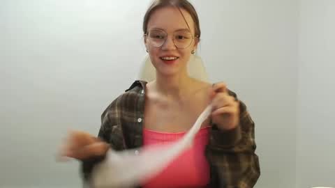 Snapshot of yourdreamray chatting on June 2026 10:23:01 PM Lana online show from June 2026 10:23:01 PM