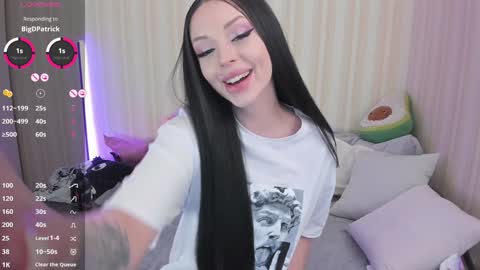 Snapshot of youreyesgazm chatting on December 2024 10:39:02 AM Mary online show from December 2024 10:39:02 AM