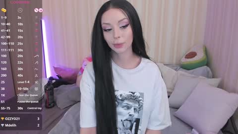 Snapshot of youreyesgazm chatting on December 2024 08:34:02 AM Mary online show from December 2024 08:34:02 AM
