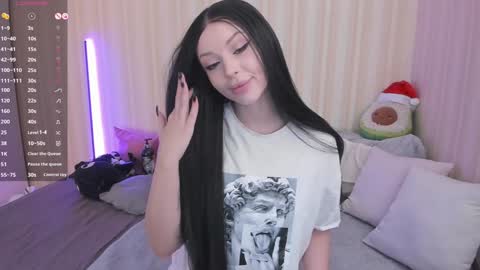 Snapshot of youreyesgazm chatting on January 2025 07:08:01 AM Mary online show from January 2025 07:08:01 AM