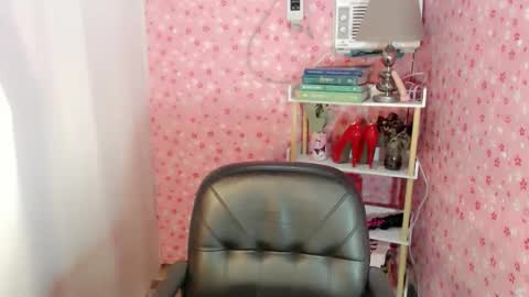 Quinn online show from December 2025 07:25:02 AM