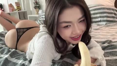 yourlittlesunrise_ online show from February 2026 07:51:01 AM