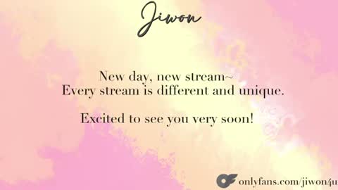 Snapshot of yourlovelykgirlfriend chatting on June 2026 09:39:01 PM J i w o n online show from June 2026 09:39:01 PM