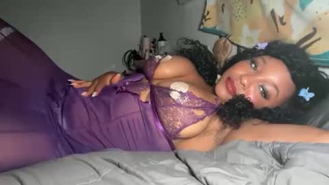 Snapshot of yourmommysilk chatting on May 2026 03:57:01 AM YOURMOMMY online show from May 2026 03:57:01 AM