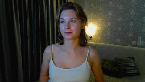 Snapshot of yourmuseee chatting on February 2026 02:01:02 PM Sonya online show from February 2026 02:01:02 PM