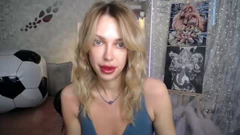 Snapshot of yournickyadamidi chatting on June 2026 04:30:02 PM Nicky online show from June 2026 04:30:02 PM