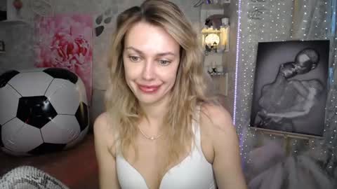 Snapshot of yournickyadamidi chatting on July 2026 04:09:02 PM Nicky online show from July 2026 04:09:02 PM