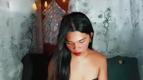Snapshot of yourqueen_19 chatting on April 2026 05:00:02 AM yourqueen_19 online show from April 2026 05:00:02 AM