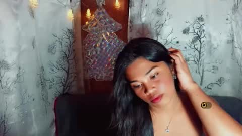 Snapshot of yourqueen_19 chatting on May 2026 02:14:01 PM yourqueen_19 online show from May 2026 02:14:01 PM